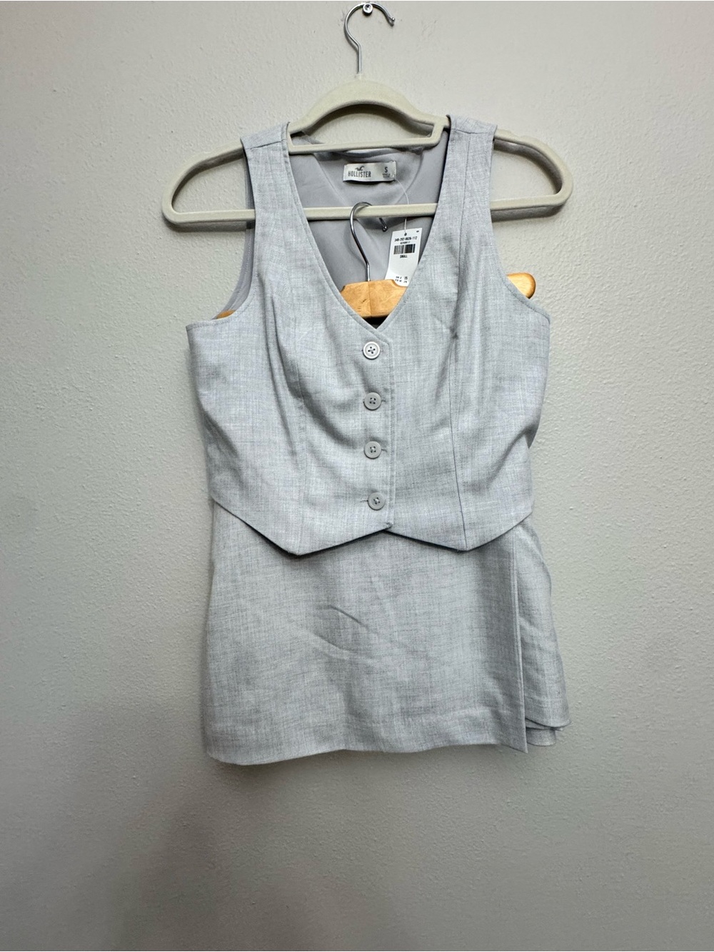 Hollister Light Gray Sleeveless Button Vest and Mini Skort Set
